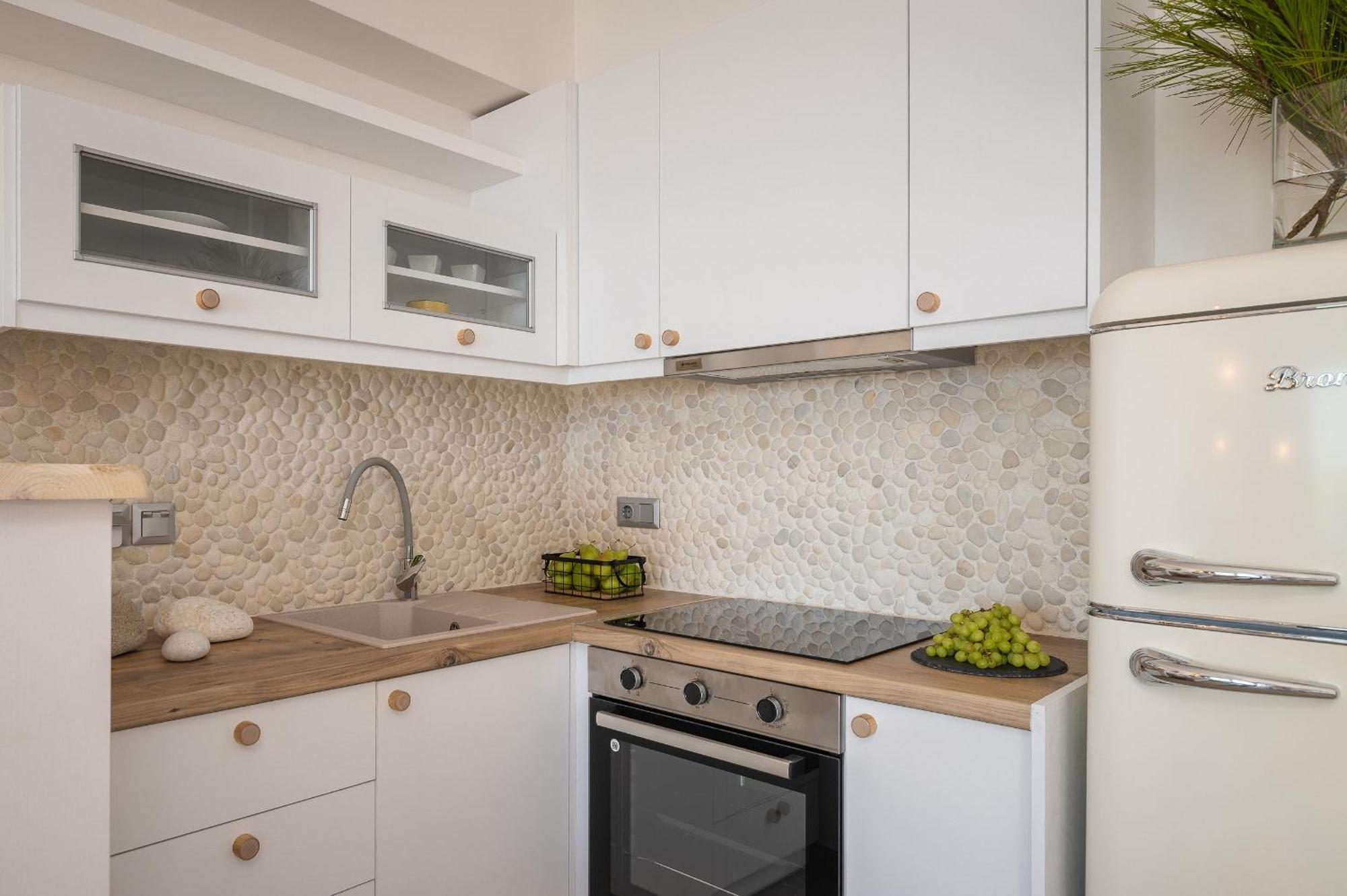 8Moons Boutique Apartments Кокарі Екстер'єр фото