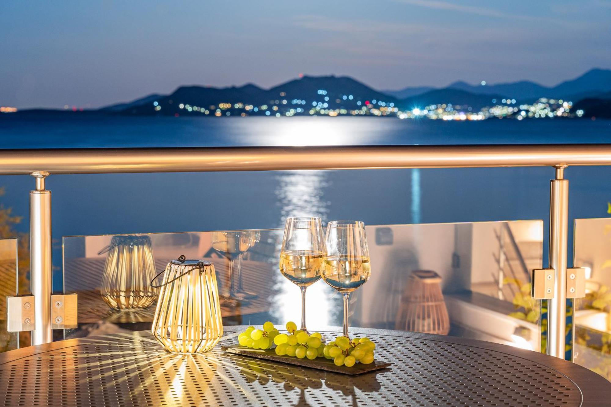 8Moons Boutique Apartments Кокарі Екстер'єр фото