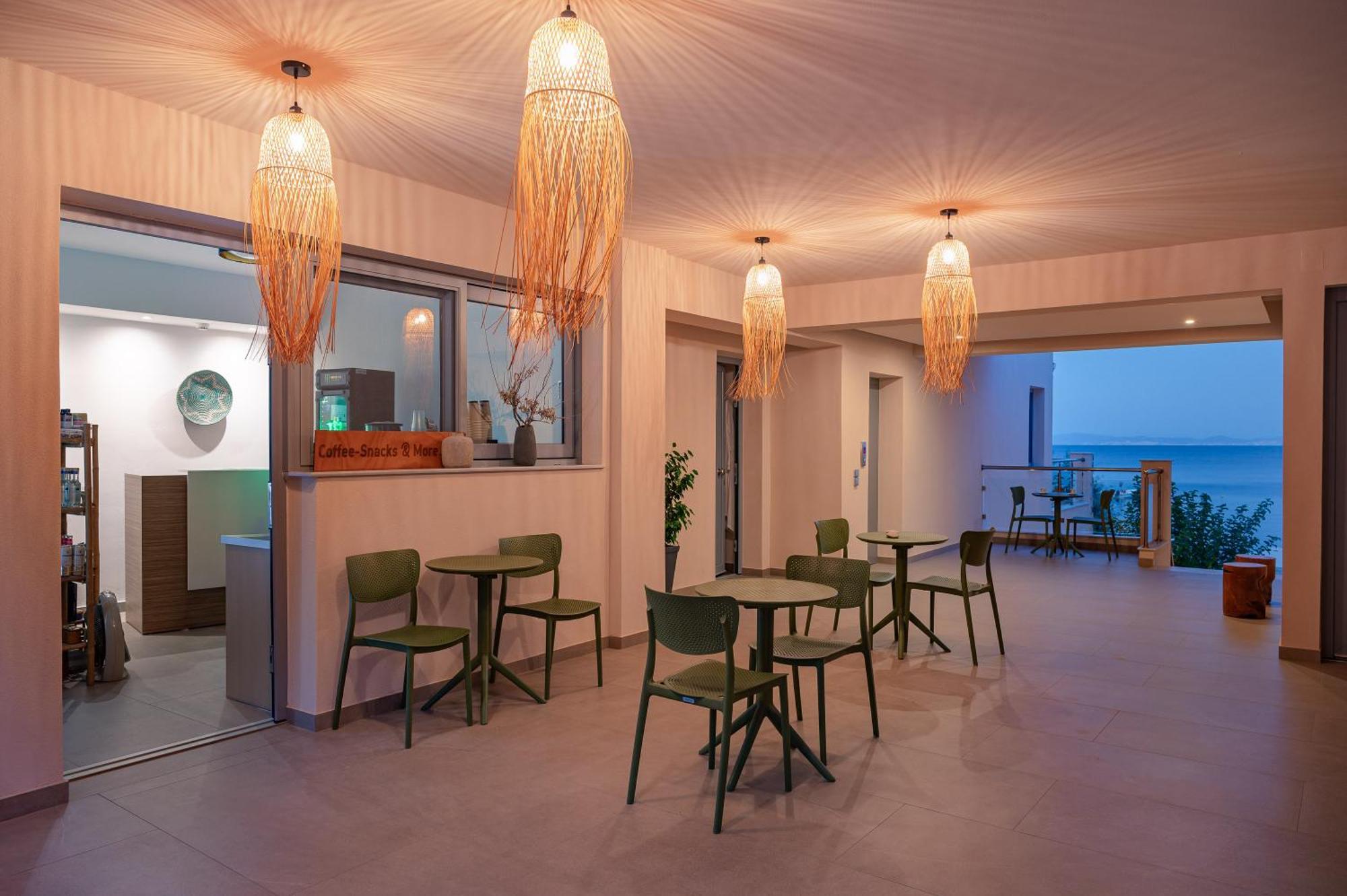 8Moons Boutique Apartments Кокарі Екстер'єр фото